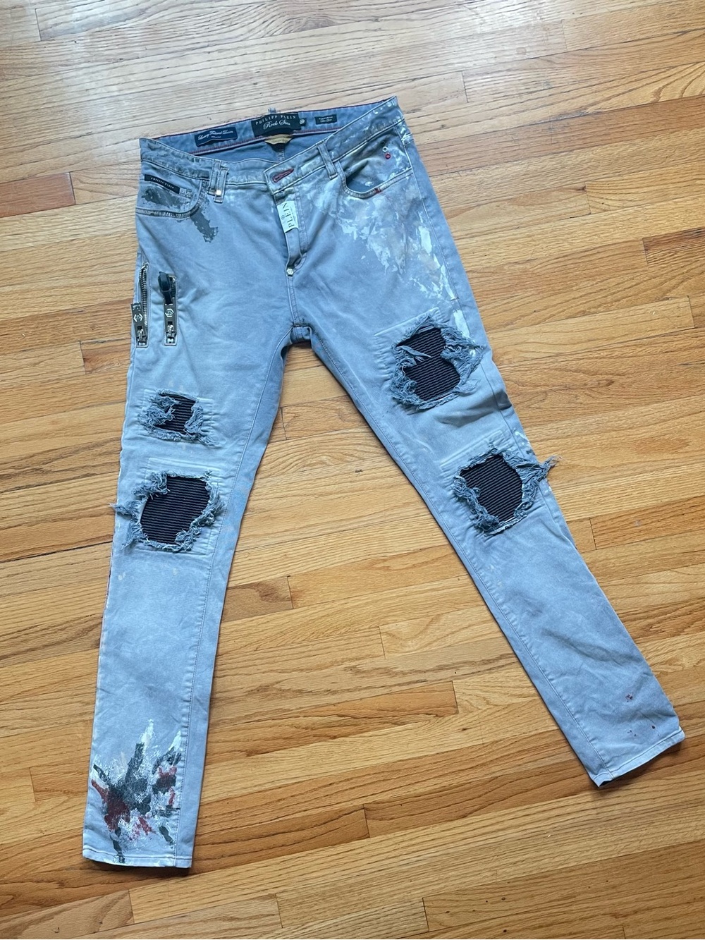 Made In Italy 🇮🇹 Philipp Plein Gray Rock Star Jeans with Paint-Splatter Accents